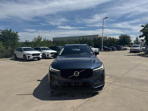 Denim Blue Metallic 2024 Volvo XC60 B5 Plus Dark Theme