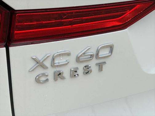2025 Volvo XC60 B5 Ultra