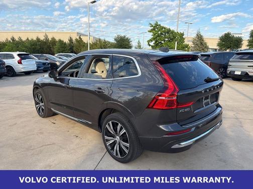 Platinum Gray Metallic 2023 Volvo XC60 B5 Ultimate Bright Theme