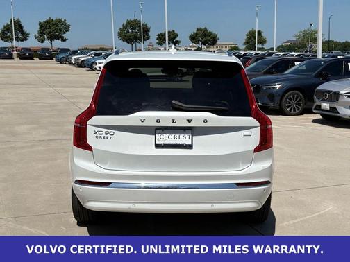 Crystal White Metallic 2024 Volvo XC90 Recharge Plug-In Hybrid Ultimate
