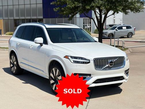 Crystal White Metallic 2024 Volvo XC90 Recharge Plug-In Hybrid Ultimate