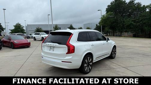 Crystal White Metallic 2024 Volvo XC90 Recharge Plug-In Hybrid Ultimate