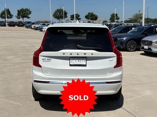 Crystal White Metallic 2024 Volvo XC90 Recharge Plug-In Hybrid Ultimate
