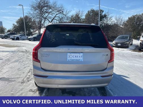 2024 Volvo XC90 B6 Plus Bright Theme