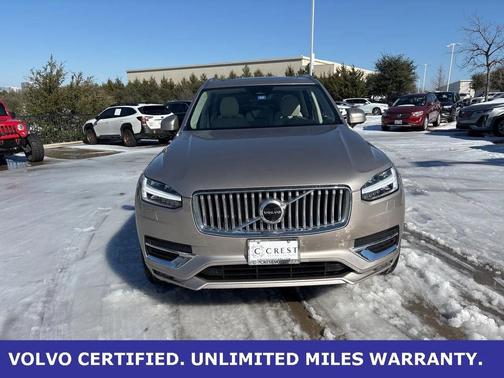 2024 Volvo XC90 B6 Plus Bright Theme