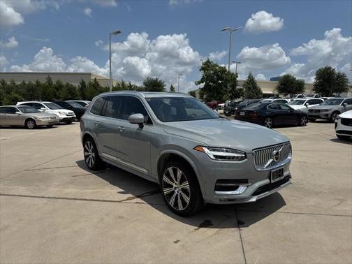 2025 Volvo XC90 B6 Plus 6-Seater