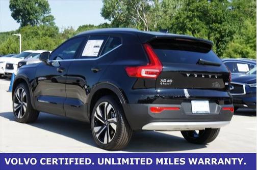 2025 Volvo XC40 B5 Plus Bright Theme