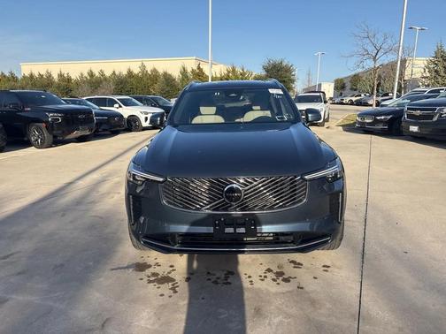 2025 Volvo XC90 B6 Plus 7-Seater