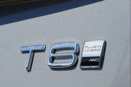 2025 Volvo XC90 Plug-In Hybrid T8 (2025.5) Plus 7-Seater