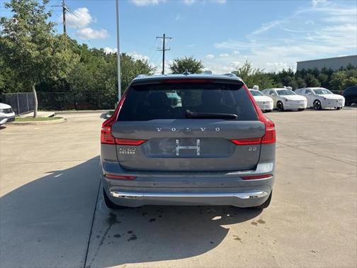 2023 Volvo XC60 B5 Ultimate Bright Theme