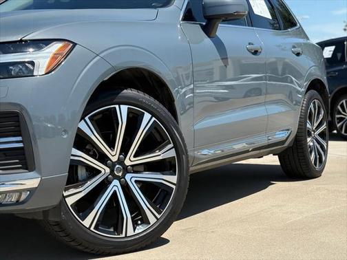 2023 Volvo XC60 B5 Ultimate Bright Theme