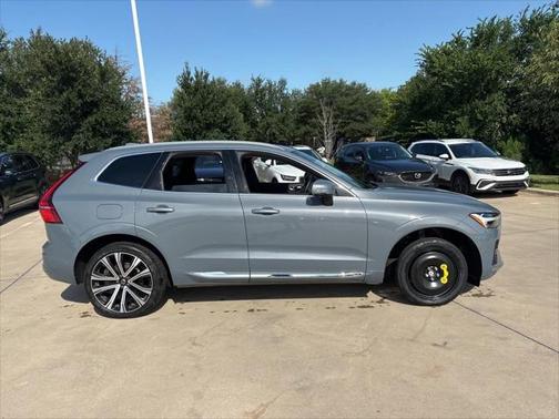 2023 Volvo XC60 B5 Ultimate Bright Theme
