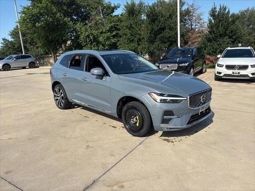 2023 Volvo XC60 B5 Ultimate Bright Theme