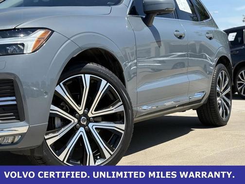 2023 Volvo XC60 B5 Ultimate Bright Theme