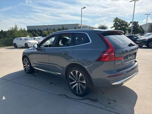 2023 Volvo XC60 B5 Ultimate Bright Theme