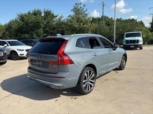 2023 Volvo XC60 B5 Ultimate Bright Theme