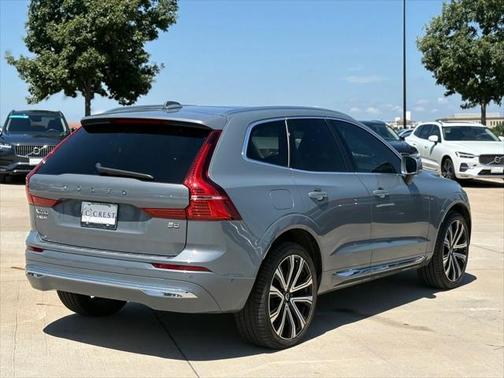 2023 Volvo XC60 B5 Ultimate Bright Theme