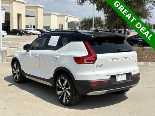 2021 Volvo XC40 Recharge Pure Electric P8