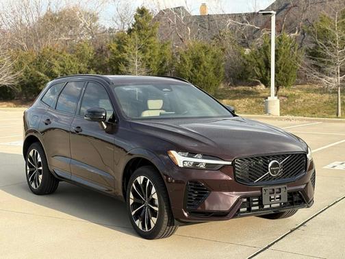 2026 Volvo XC60 Plug-In Hybrid T8 Plus