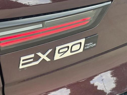 2025 Volvo EX90 Twin Motor Plus 7-Seater