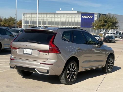 2025 Volvo XC60 B5 Plus