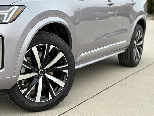 2026 Volvo XC90 B6 Core