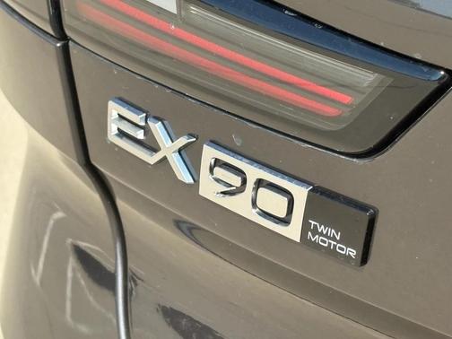 2025 Volvo EX90 Twin Motor Plus 7-Seater