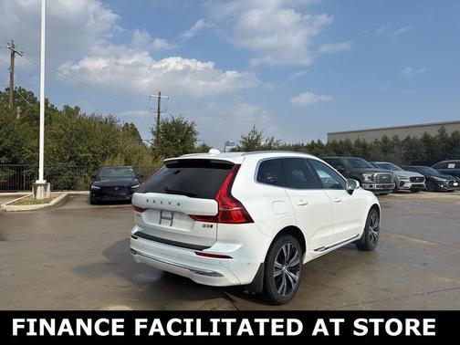 2023 Volvo XC60 B5 Plus Bright Theme