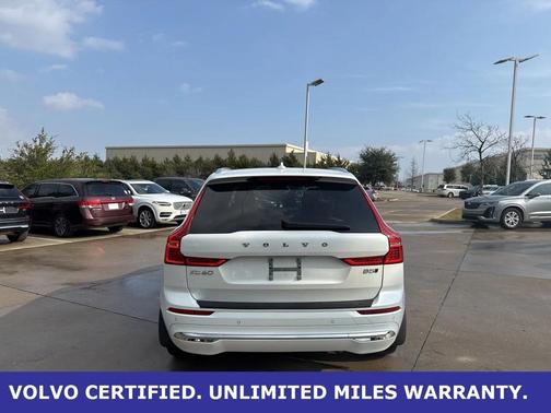 2023 Volvo XC60 B5 Plus Bright Theme