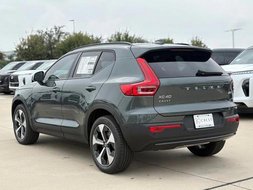 2026 Volvo XC40 B5 Plus