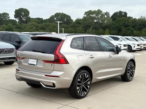 Bright Dusk 2026 Volvo XC60 B5 Ultra