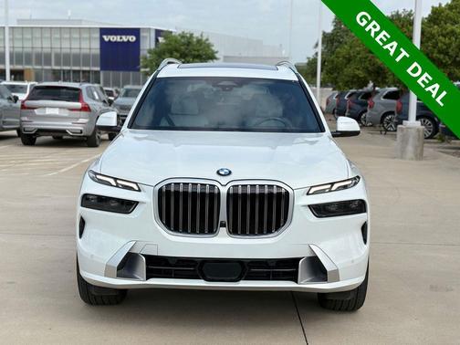 Mineral White Metallic 2025 BMW X7 xDrive40i