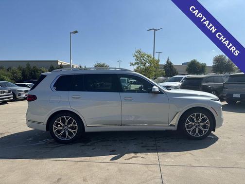 Mineral White Metallic 2025 BMW X7 xDrive40i