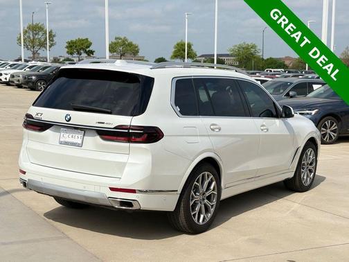 Mineral White Metallic 2025 BMW X7 xDrive40i