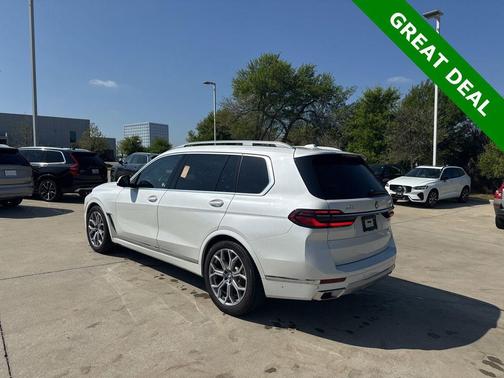 Mineral White Metallic 2025 BMW X7 xDrive40i