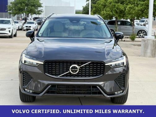 Platinum Gray Metallic 2023 Volvo XC60 B5 Plus Dark Theme