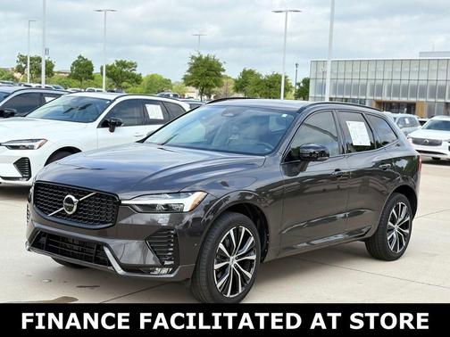 Platinum Gray Metallic 2023 Volvo XC60 B5 Plus Dark Theme