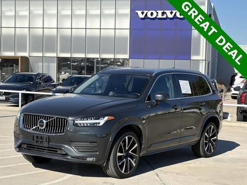 2021 Volvo XC90 T6 Momentum