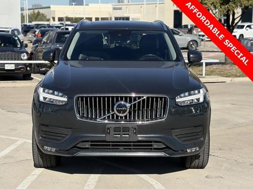 2021 Volvo XC90 T6 Momentum