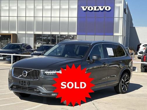 2021 Volvo XC90 T6 Momentum