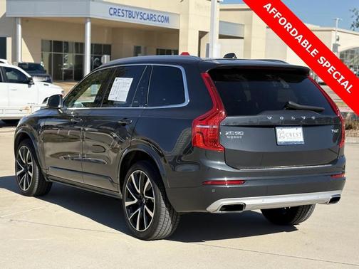 2021 Volvo XC90 T6 Momentum