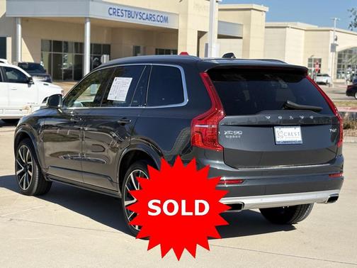 2021 Volvo XC90 T6 Momentum