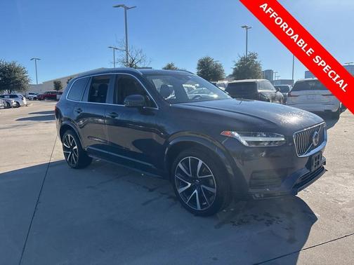 2021 Volvo XC90 T6 Momentum