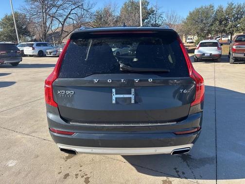 2021 Volvo XC90 T6 Momentum