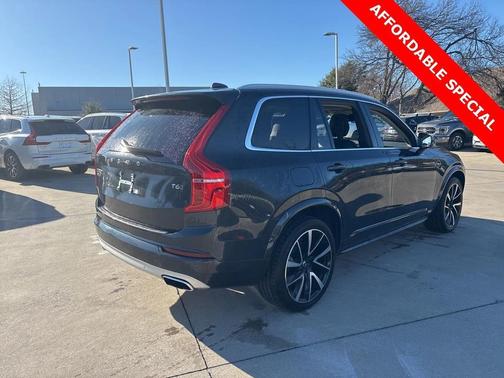 2021 Volvo XC90 T6 Momentum
