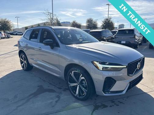 2023 Volvo XC60 B5 Ultimate Dark Theme