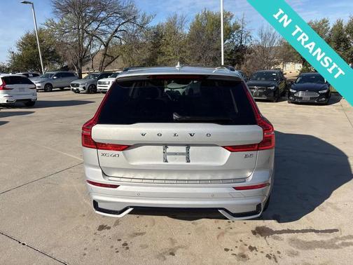 2023 Volvo XC60 B5 Ultimate Dark Theme