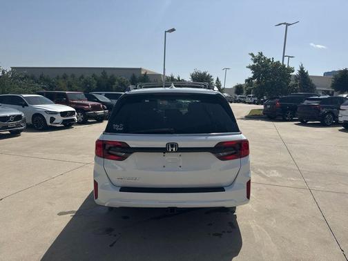 White 2025 Honda Odyssey EX-L