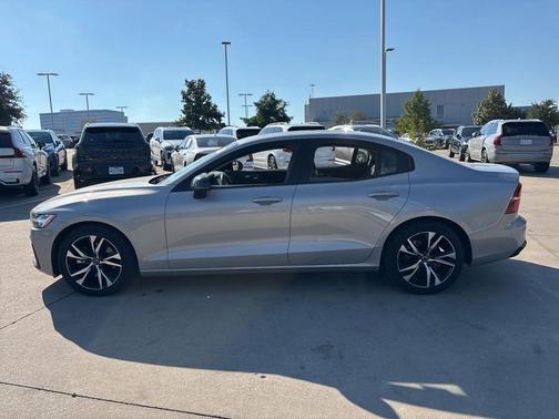 2025 Volvo S60 B5 AWD