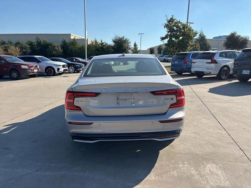 2025 Volvo S60 B5 AWD